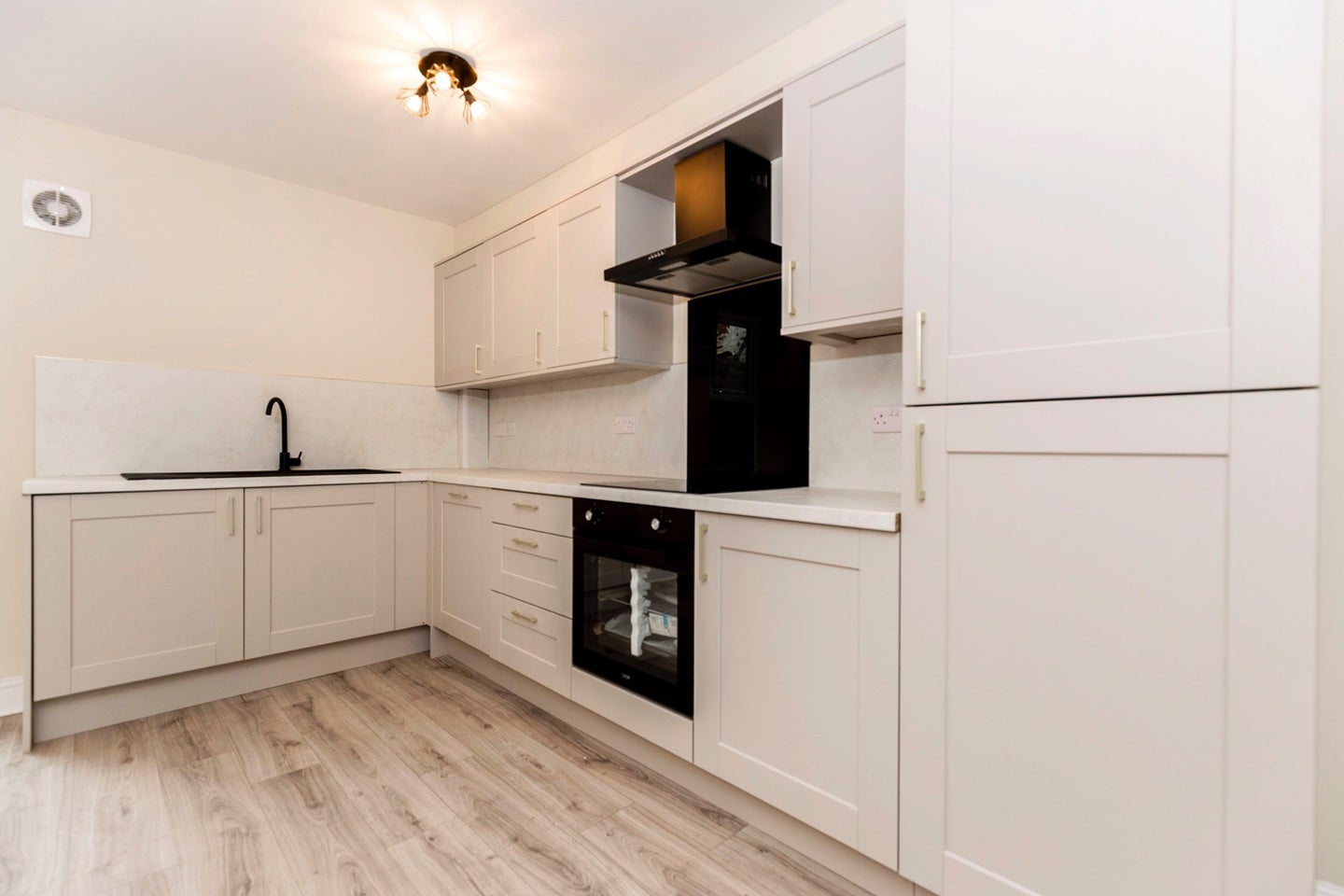 Flat Harewood Terrace in Darlington
