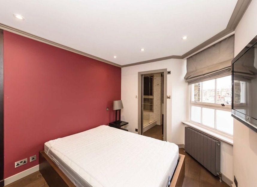 Flat Walton Street in Greater London