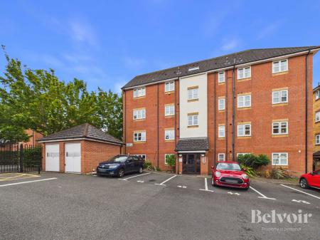 Flat Marlcroft Drive in Liverpool