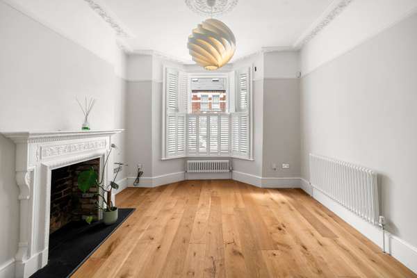House Devereux Road in Greater London
