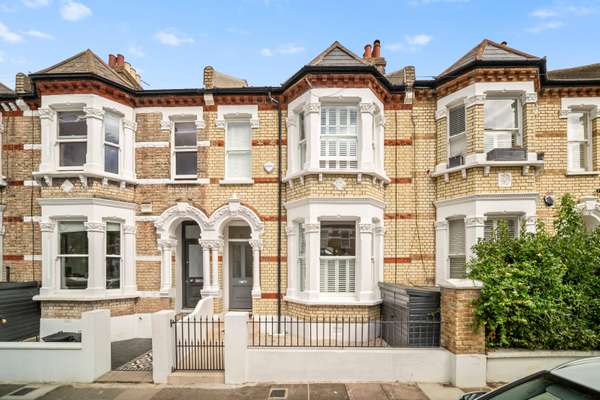 House Devereux Road in Greater London