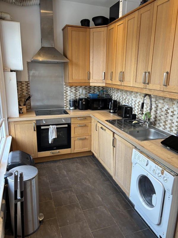 Room Beauchamp Close in Greater London
