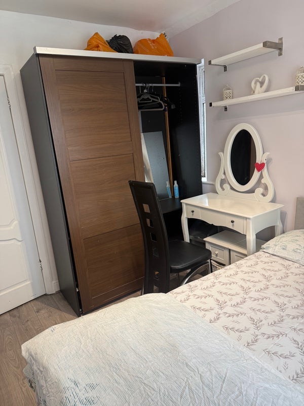 Room Tamworth Lane in Greater London