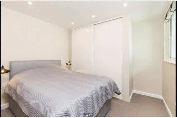 Flat Alleyn Court in City of Westminster