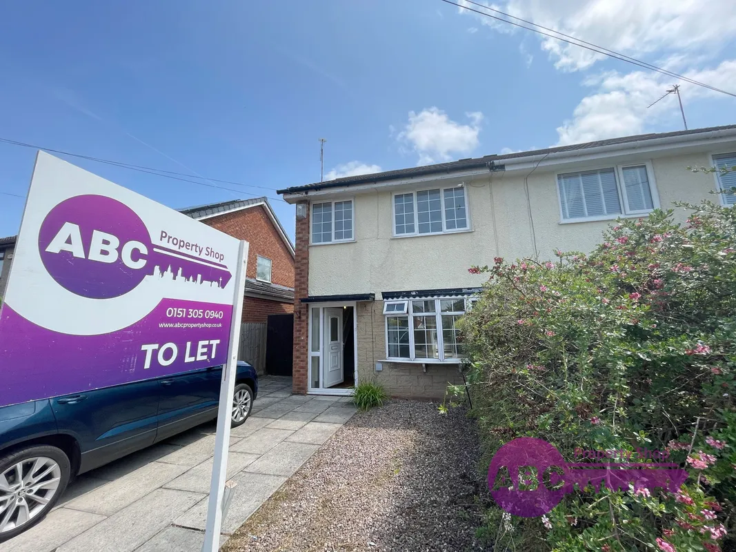 House Kingfisher Way in Moreton