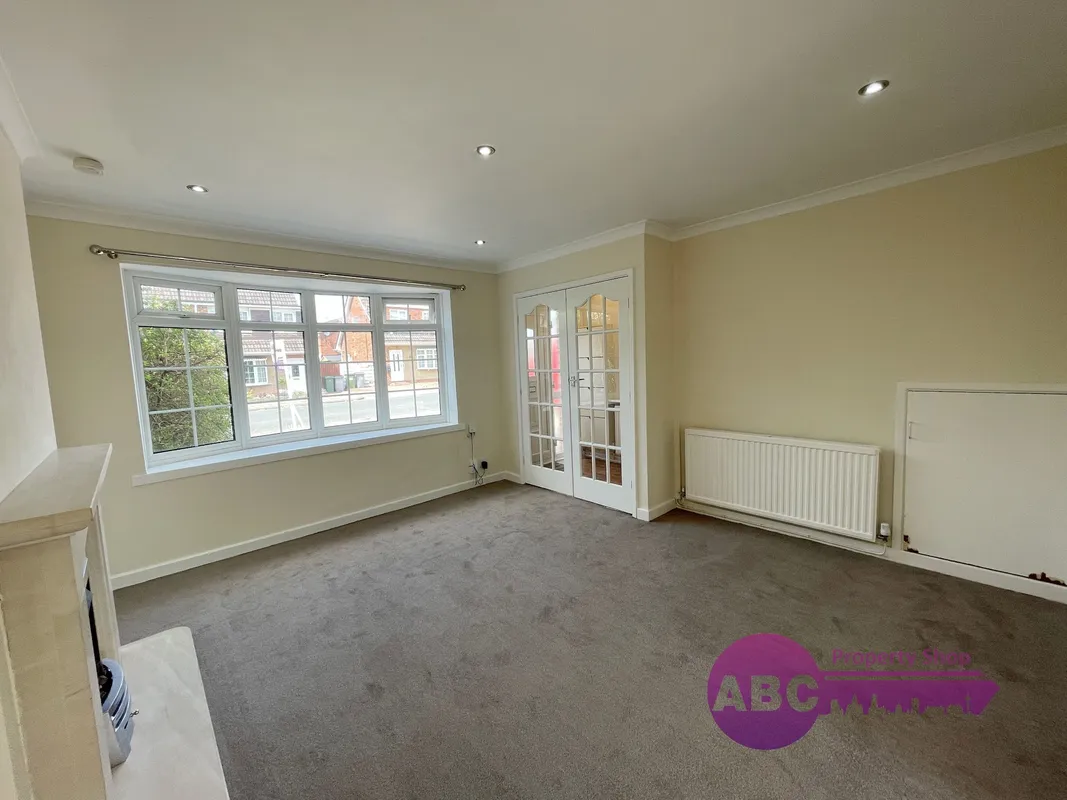 House Kingfisher Way in Moreton