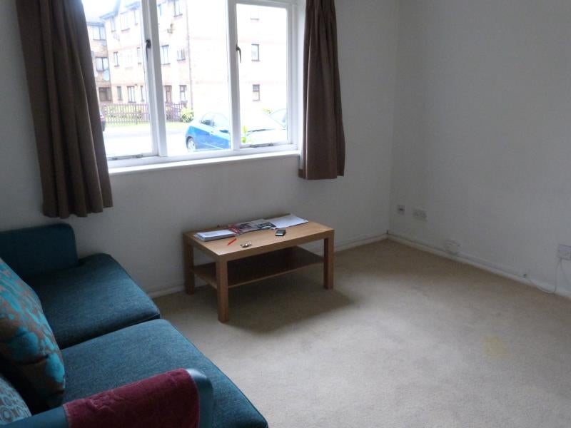Flat Linnet Close in Greater London
