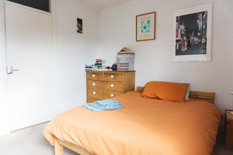 Room Hind Grove in Greater London