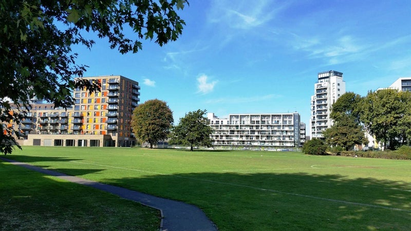 Room Hind Grove in Greater London