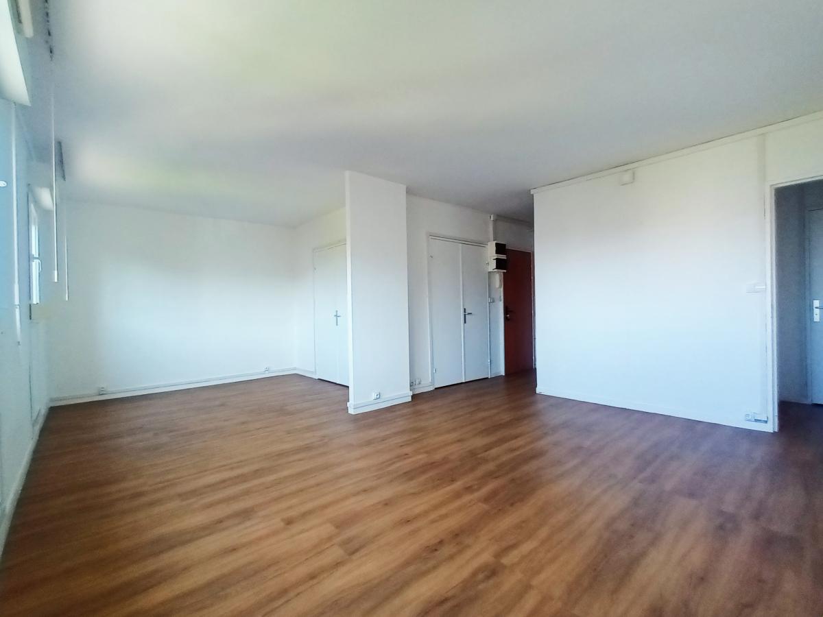 Flat Rue Desbureaux in Reims