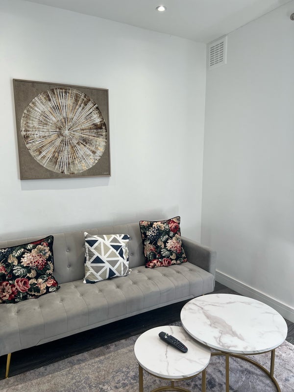Room Sydenham Road in Greater London