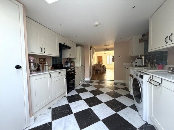 House Southbank in Elmbridge