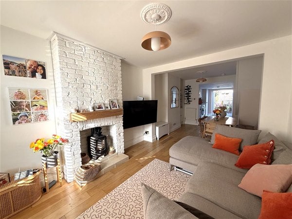 House Southbank in Elmbridge
