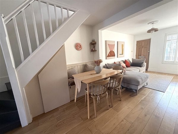 House Southbank in Elmbridge
