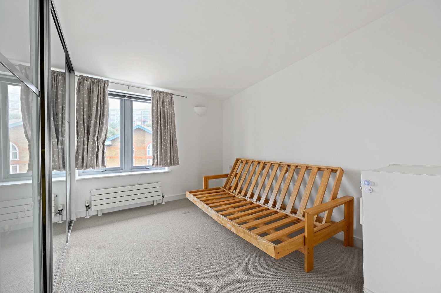 Flat Hunt Close in Greater London
