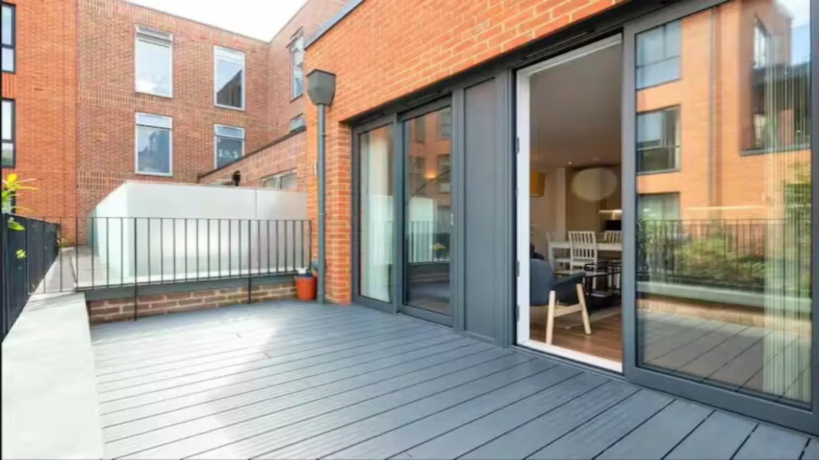 Flat Langham Road in Greater London