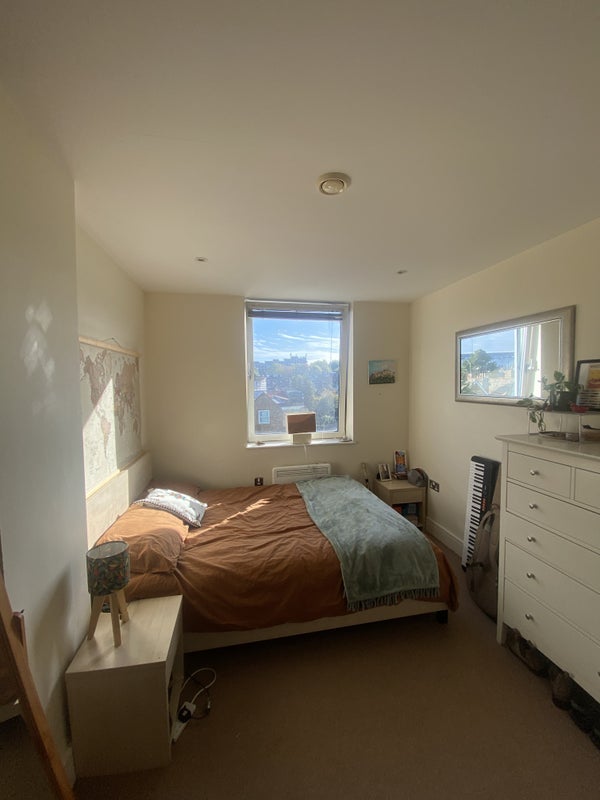 Room Drayton Park in Greater London