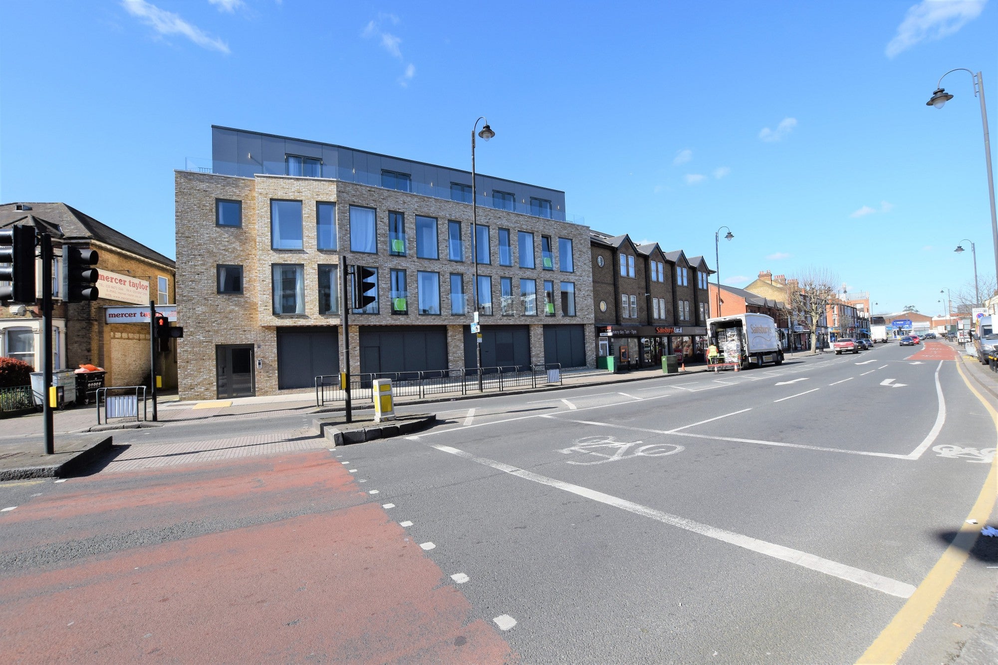 Flat Mitcham Road in Greater London