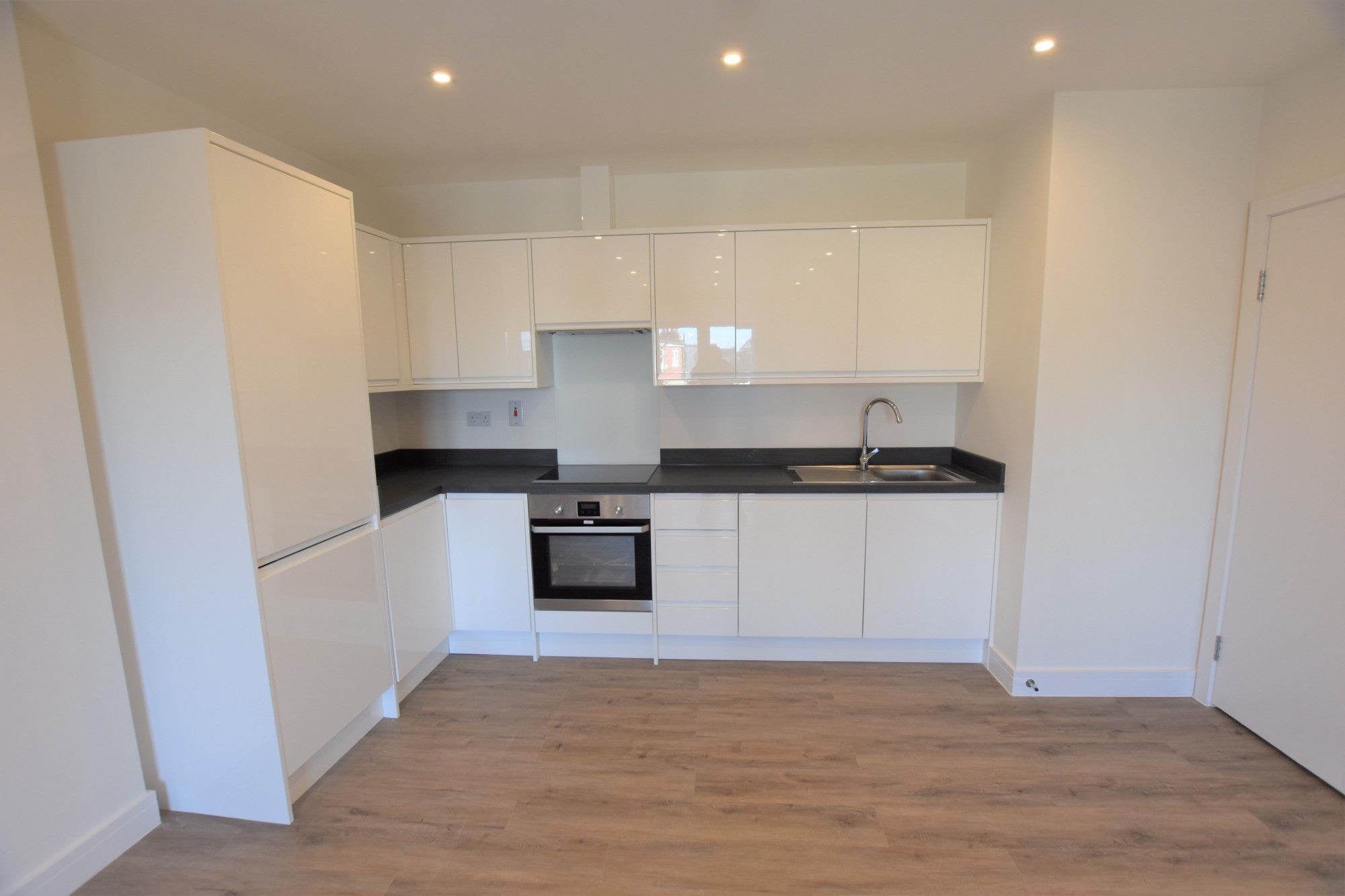 Flat Mitcham Road in Greater London