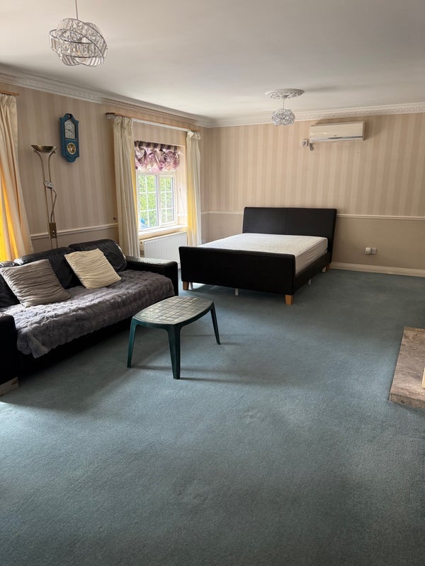 Room Whincroft Drive in Ferndown
