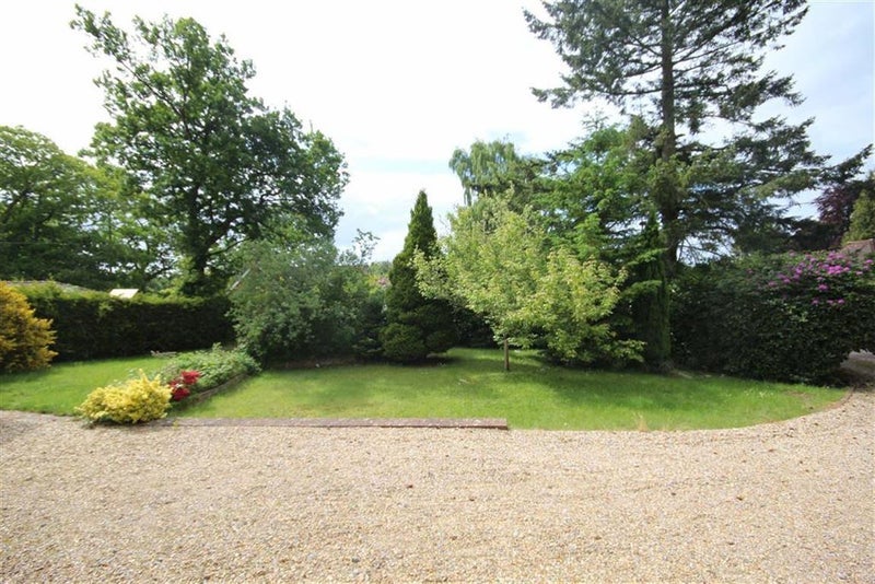 Room Whincroft Drive in Ferndown
