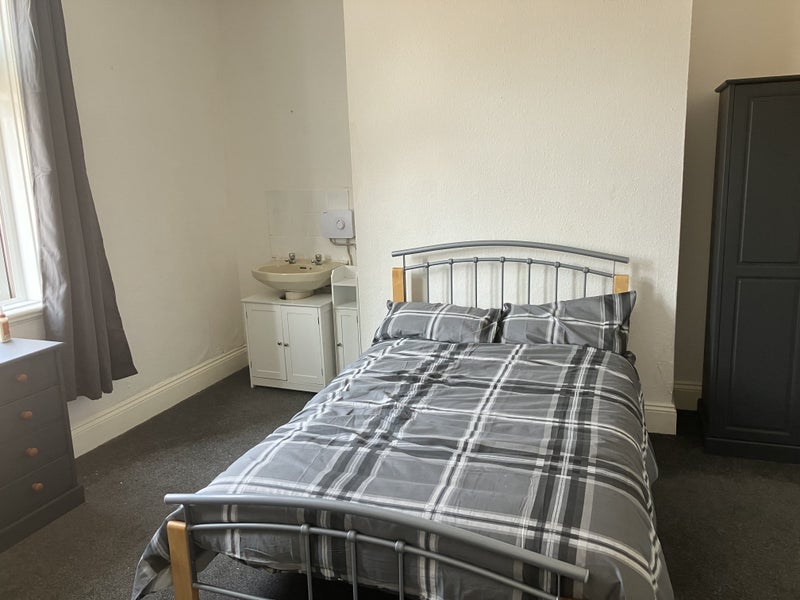 Room Russell Street in Dudley