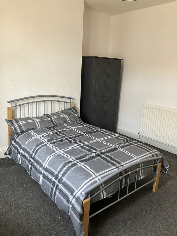 Room Russell Street in Dudley