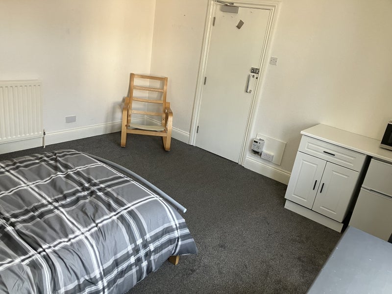 Room Russell Street in Dudley