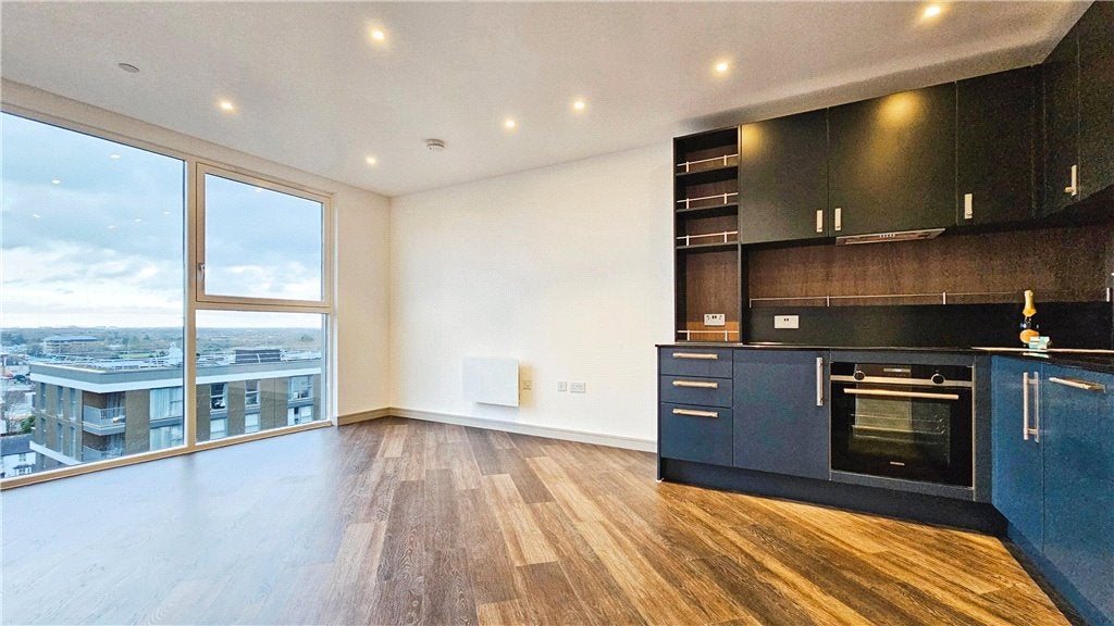 Flat Birch Green in Borough of Spelthorne