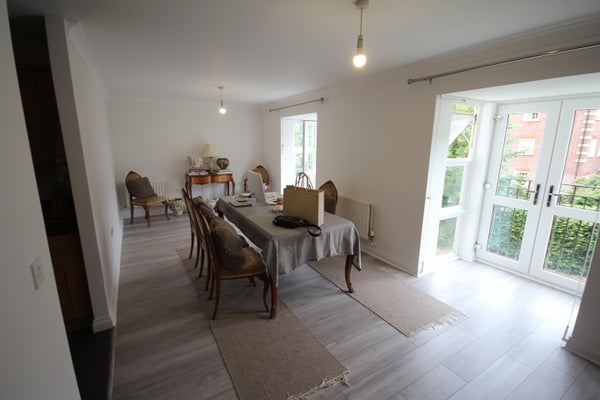Flat Cottage Close in London