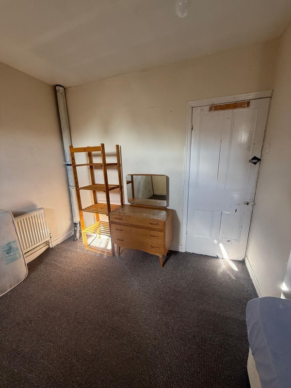 Room Branksome Avenue in Birmingham