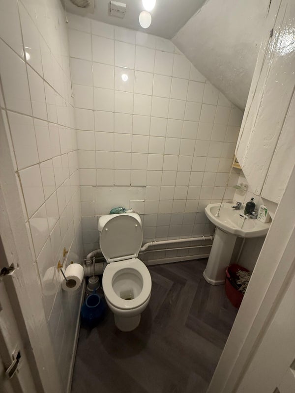 Room Branksome Avenue in Birmingham
