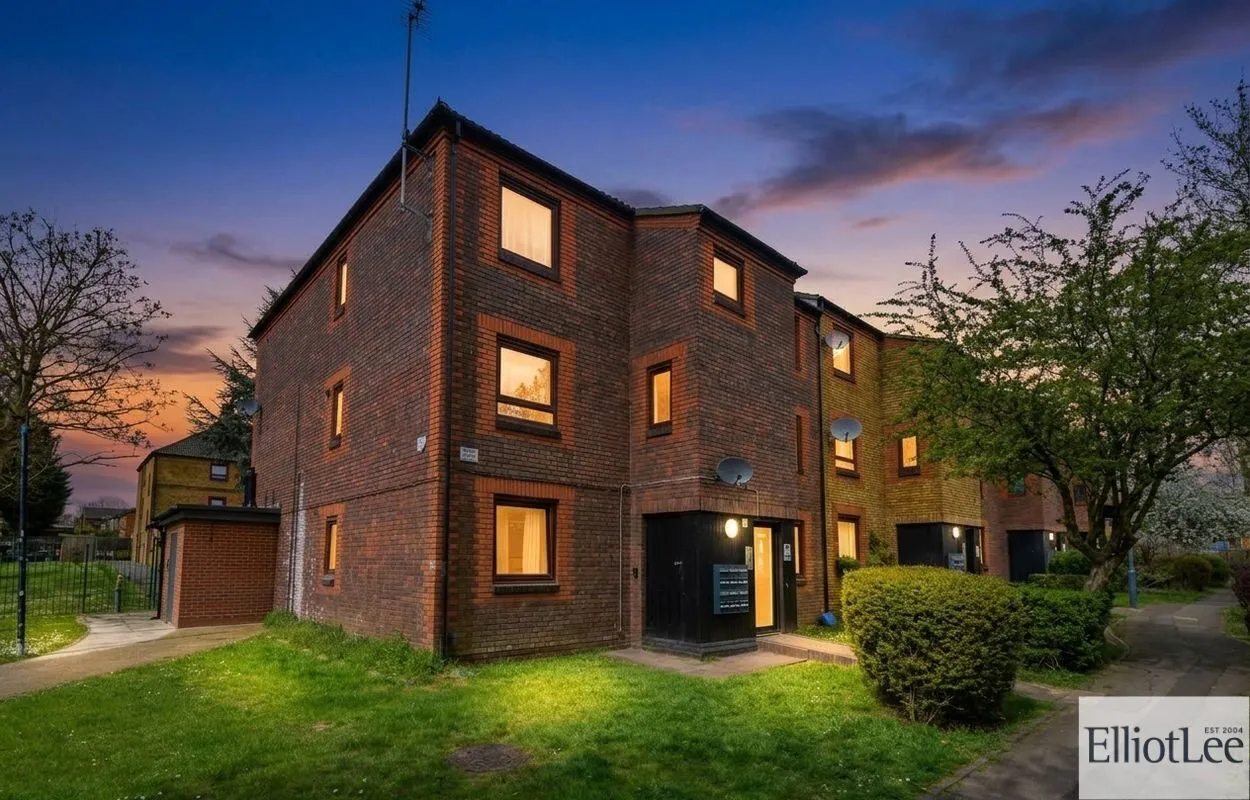 Flat Hartington Close in Greater London