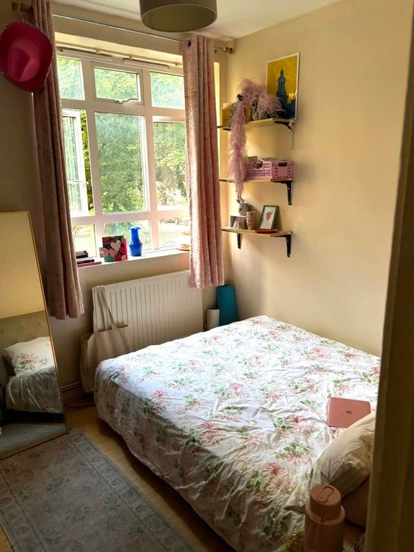 Room Grosvenor Avenue in Greater London