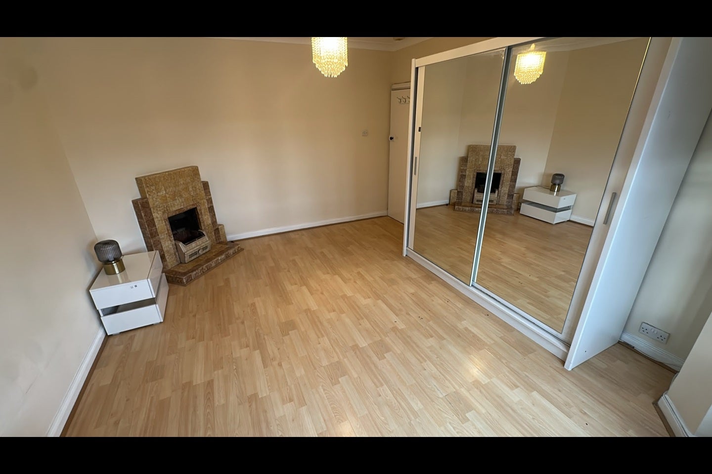 Flat Burlington Road in Greater London