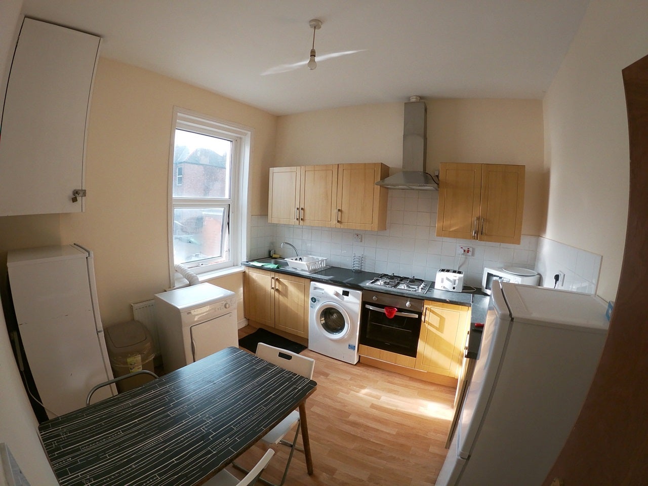 Room Cricklewood Broadway in Greater London