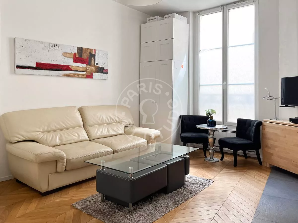 Flat Rue Burq in Paris