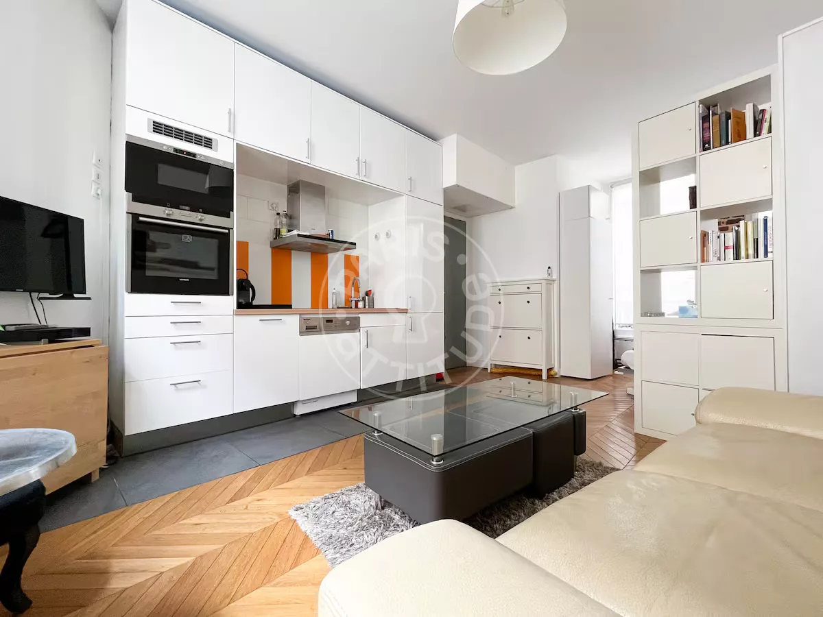 Flat Rue Burq in Paris