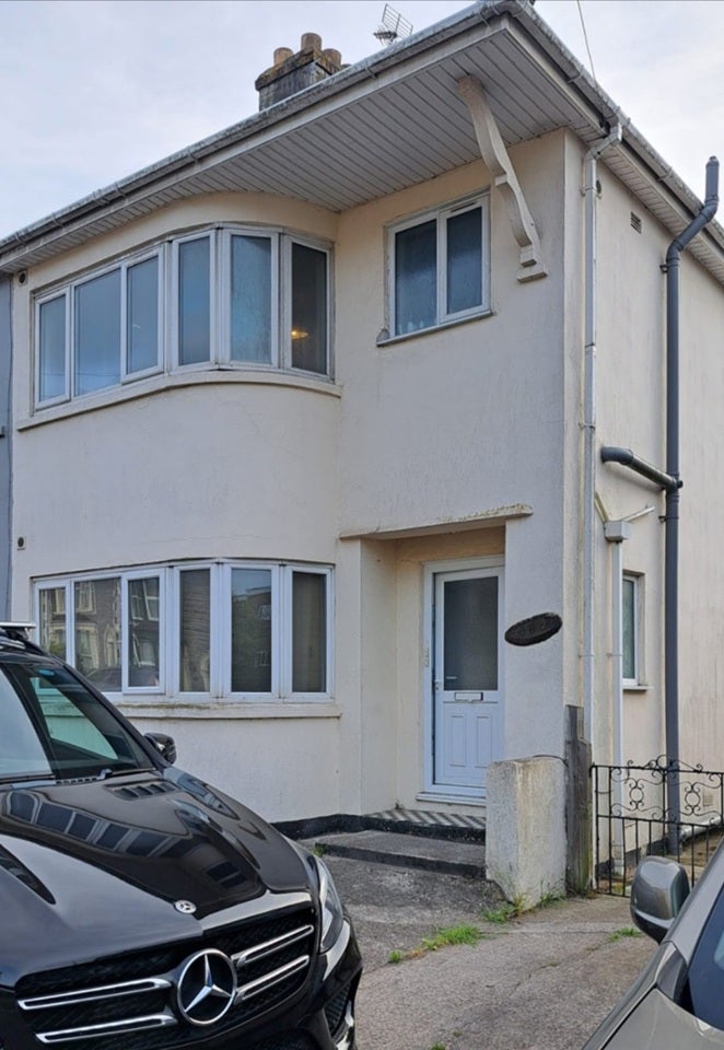 Room Soundwell Road in Kingswood