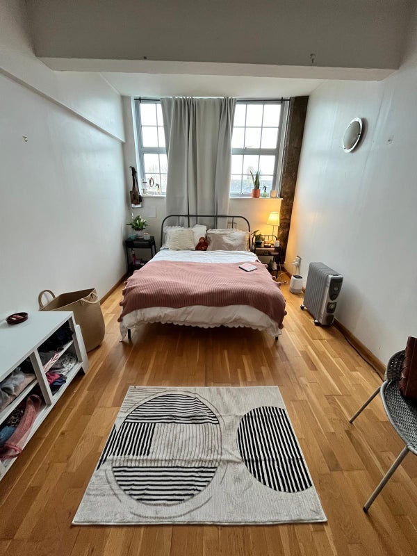 Room Kingsland Road in Greater London