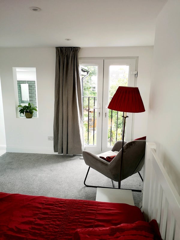 Room Livingstone Road in Greater London