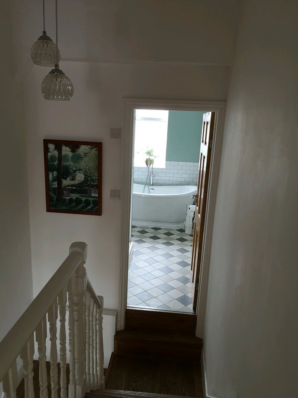 Room Livingstone Road in Greater London