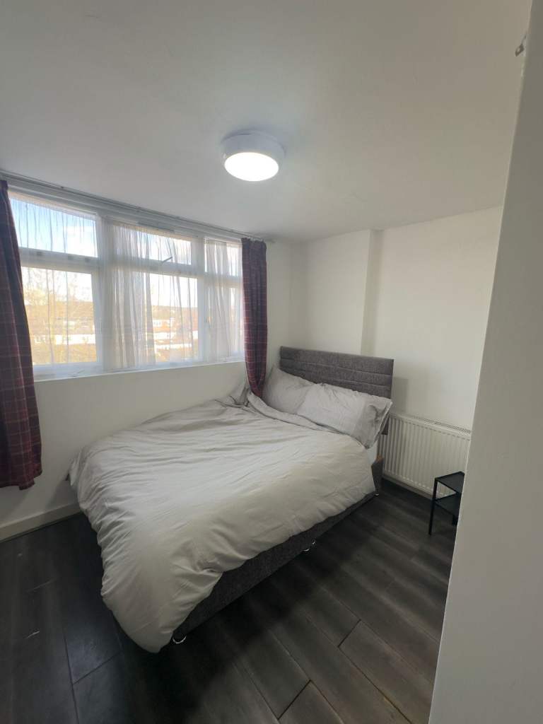 Room Kings Way in Greater London