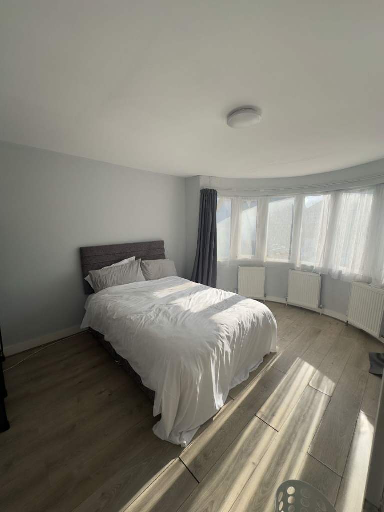 Room Kings Way in Greater London