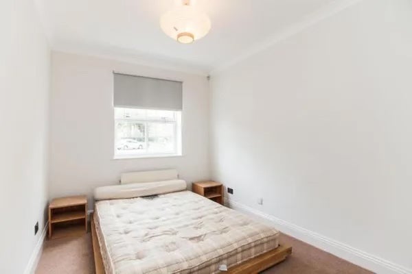 Flat Leathermarket Court in Greater London
