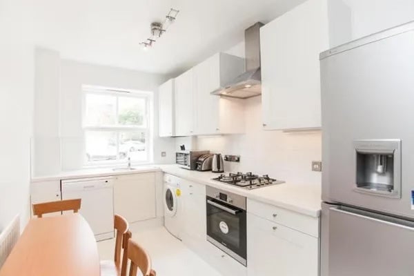 Flat Leathermarket Court in Greater London