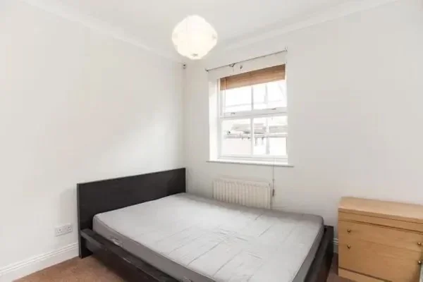 Flat Leathermarket Court in Greater London
