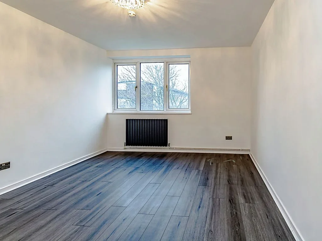 Flat Streatham High Road in Greater London