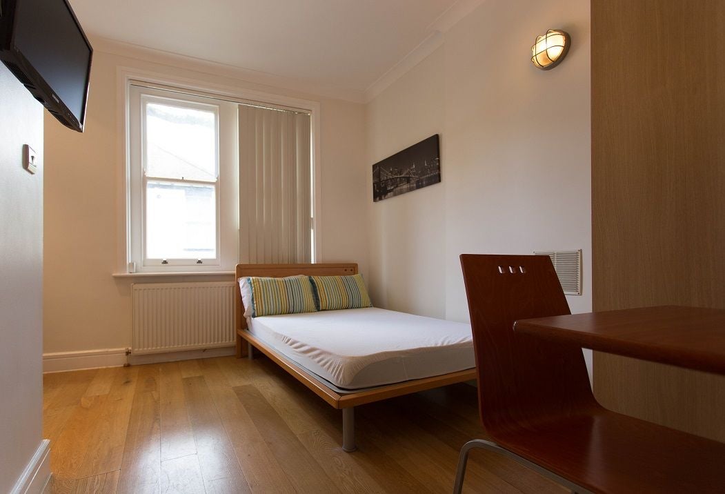 Flat West End Lane in Greater London