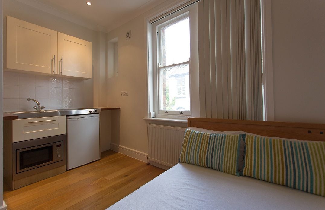 Flat West End Lane in Greater London